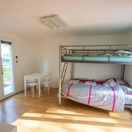 230m2 Sur 3800m2 - Jacuzzi 6 Places - 10 A 16pers Pontault-Combault