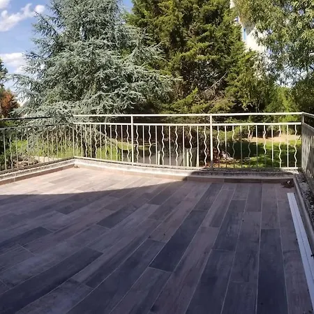230m2 Sur 3800m2 - Jacuzzi 6 Places - 10 A 16pers * Pontault-Combault