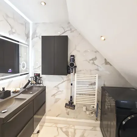 Villa 230m2 Sur 3800m2 - Jacuzzi 6 Places - 10 A 16pers *