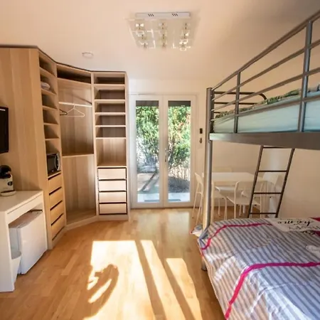 230m2 Sur 3800m2 - Jacuzzi 6 Places - 10 A 16pers Villa Pontault-Combault