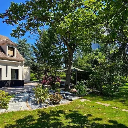 230m2 Sur 3800m2 - Jacuzzi 6 Places - 10 A 16pers Villa Pontault-Combault