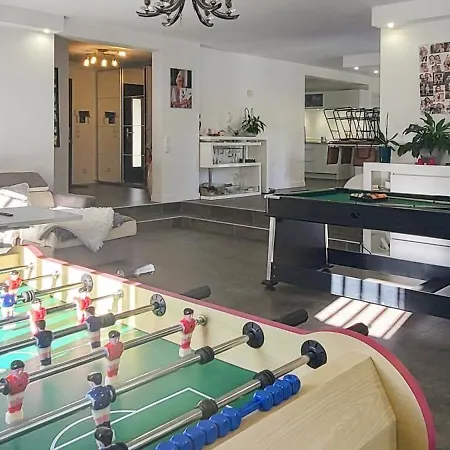 230m2 Sur 3800m2 - Jacuzzi 6 Places - 10 A 16pers Pontault-Combault